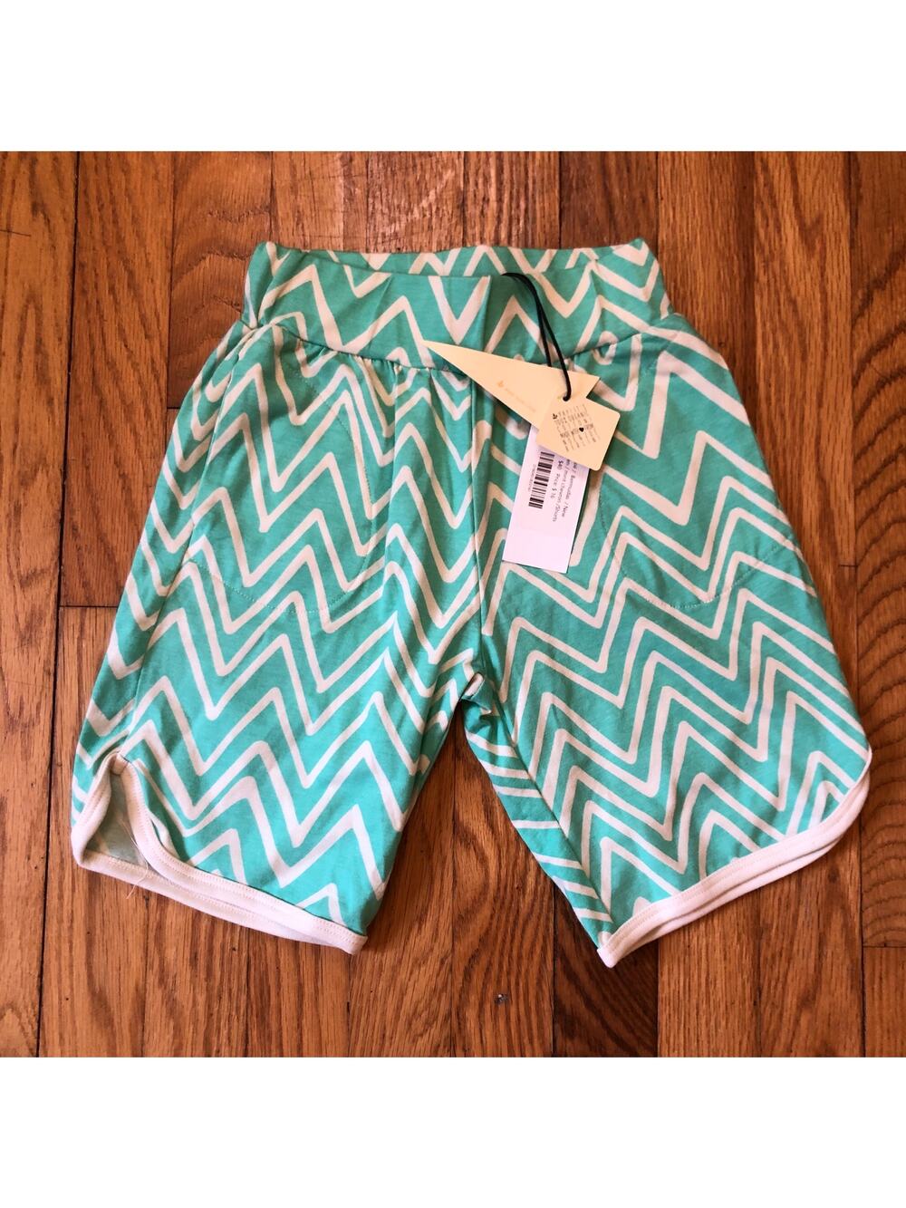 Noe & Zoe Berlin NWT Girls Mint Green Chevron Bermuda Shorts - Size 8Y